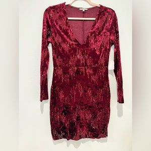 Charlotte Russe Velvet Sequin Long‎ Sleeve Mini Dress Size Medium in Wine